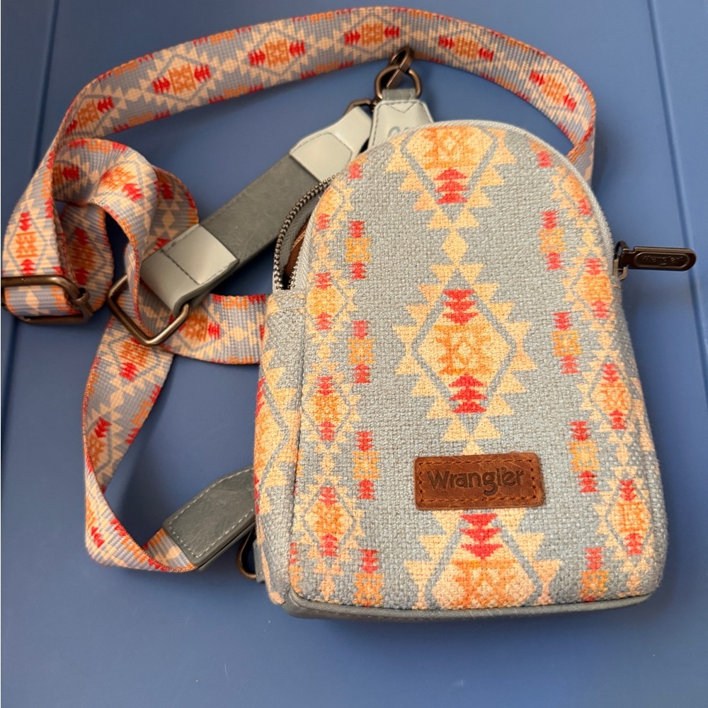 Wrangler Women's Geometric Crossbody Bag - Gray and Orange